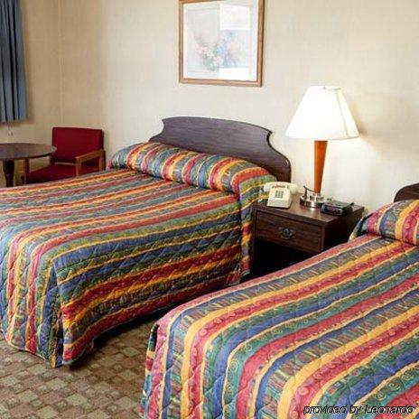 Weathervane Motor Court Ronks Room photo